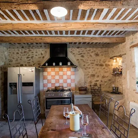 Accent Immobilier - Mas Des Pelerins, Piscine, 13 Pers * Eygalieres (Bouches-du-Rhone)