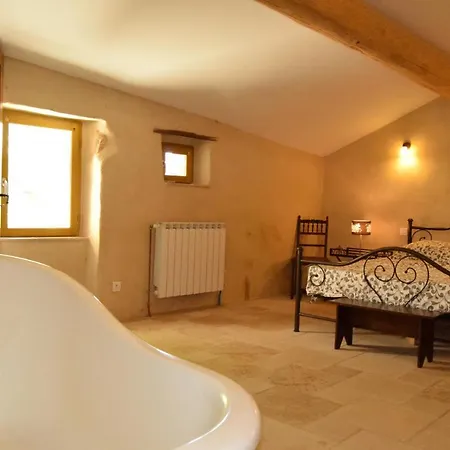 Accent Immobilier - Mas Des Pelerins, Piscine, 13 Pers Villa Eygalieres (Bouches-du-Rhone)